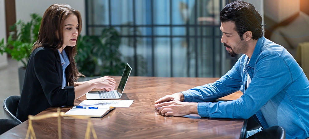 lawyer discuss case with client